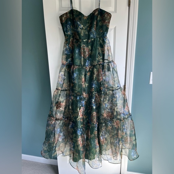 Lulus Exclusive Glamour Green Floral Organza Tiered Maxi Dress size L new - Picture 8 of 8